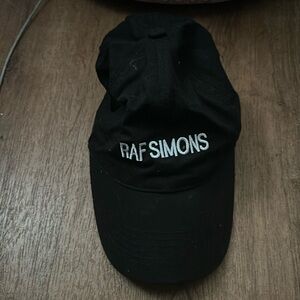 RAF Simon’s hat